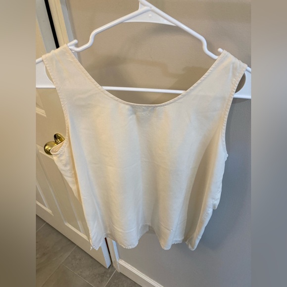 Silk Exchange cream sleeveless top size small - Picture 6 of 6